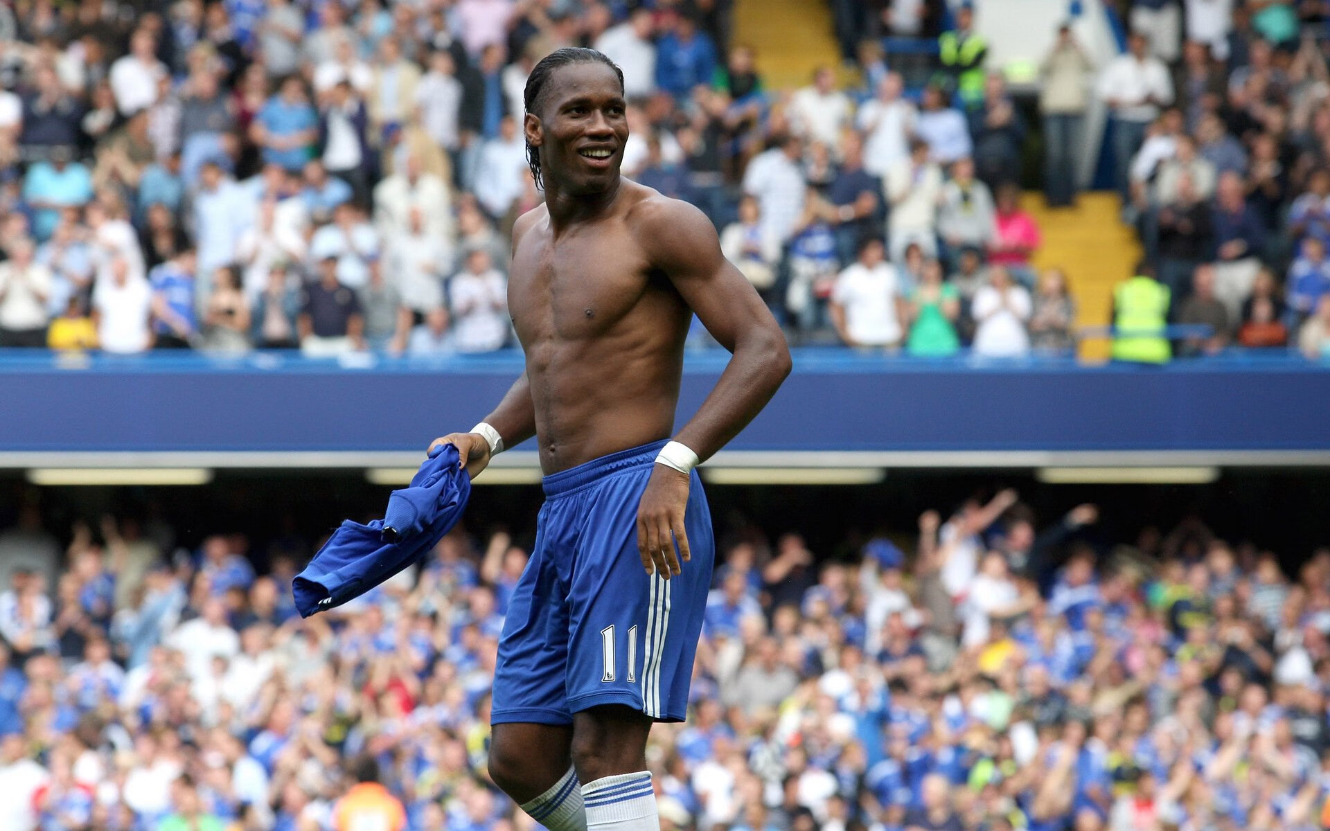 英超大逆转！利物浦终获胜，阿根廷门将失误成关键，萨拉赫笑纳大礼